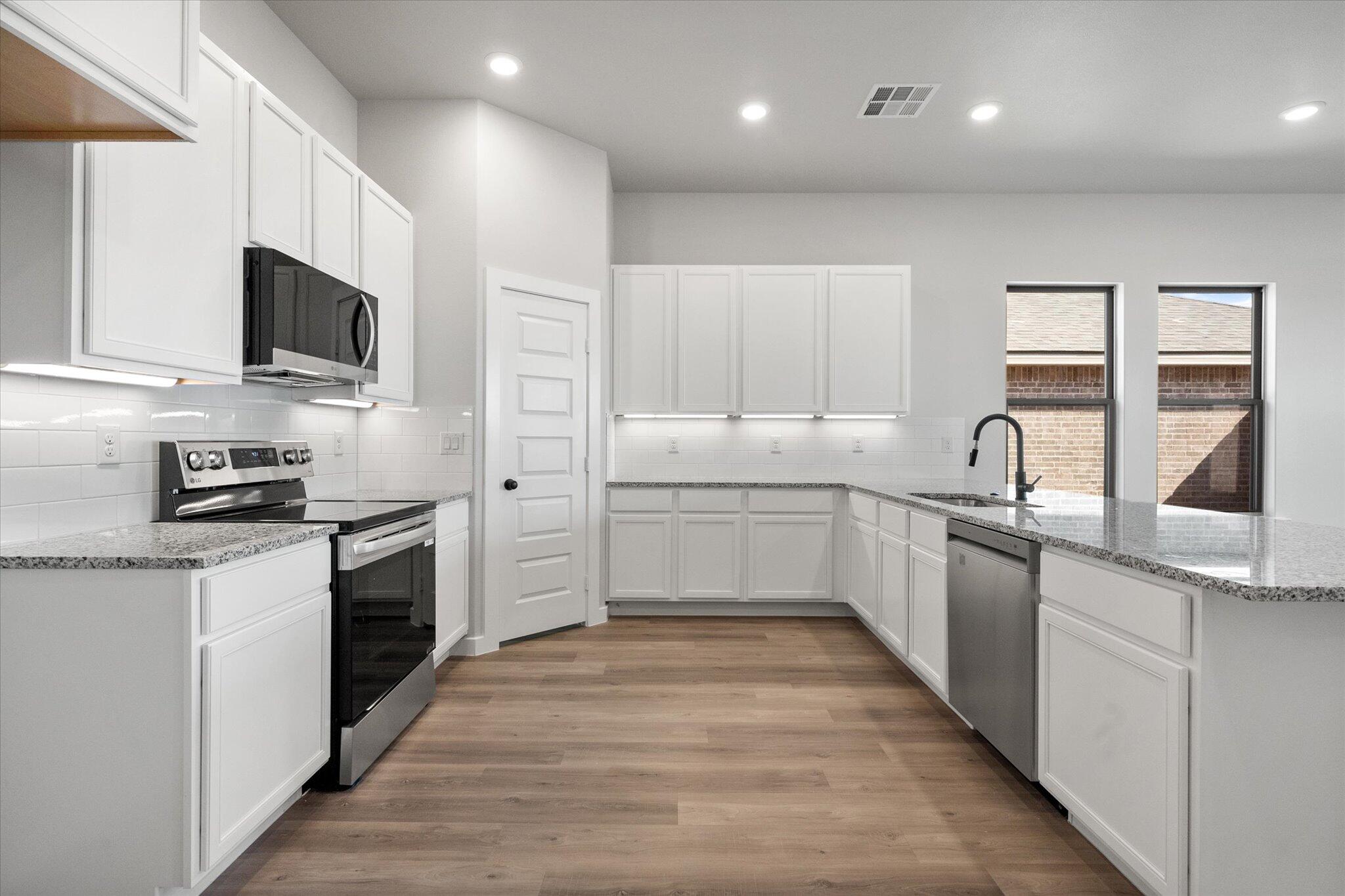 3103 140th Street Lubbock, TX 79423 - Photo 4 of 22 07-3103 140th_5466