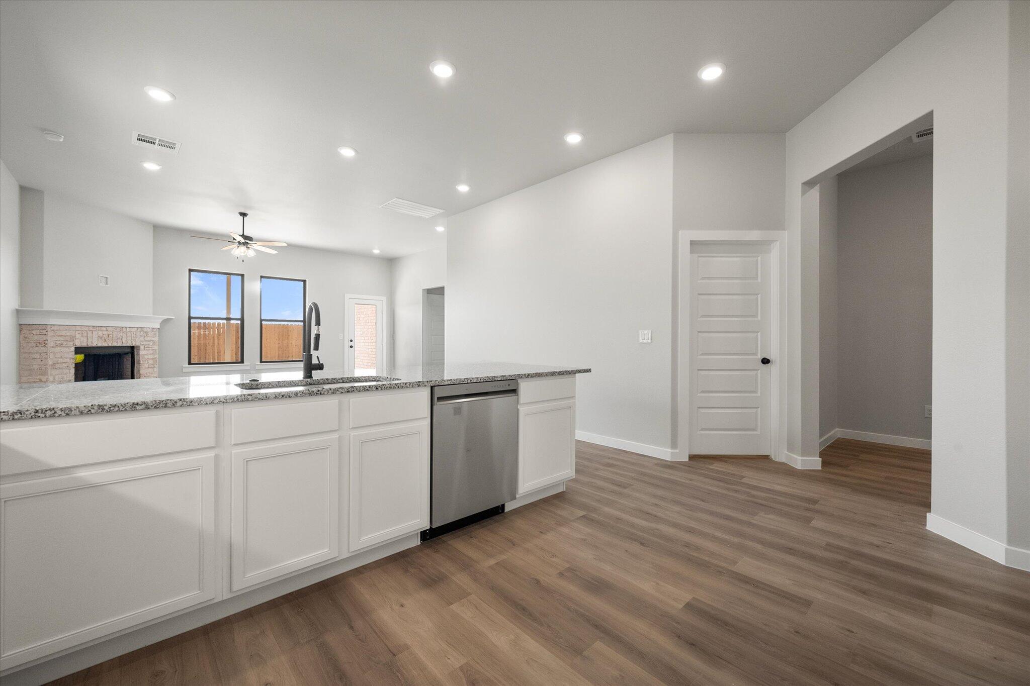 3103 140th Street Lubbock, TX 79423 - Photo 7 of 22 09-3103 140th_5476