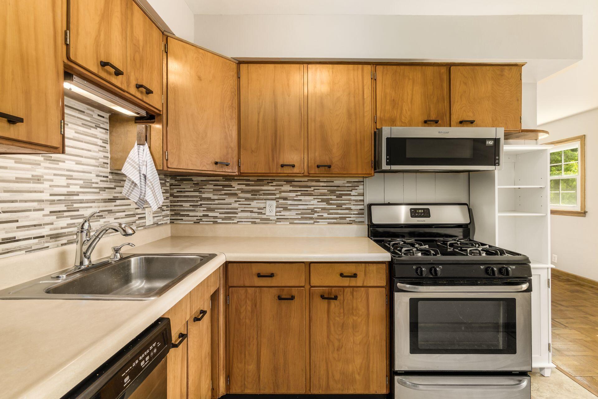 2351 Cranford Road Columbus, OH 43221 - Photo 11 of 30 Kitchen