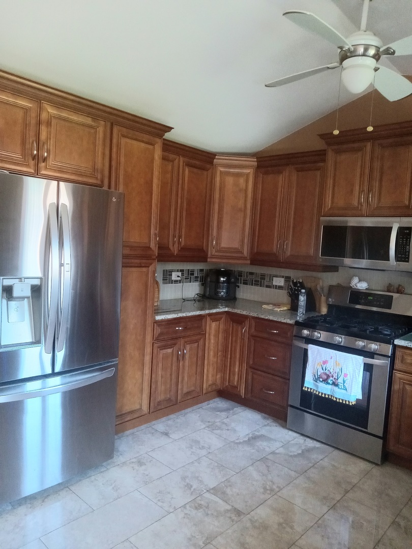627 Gavin Avenue Romeoville, IL 60446 - Photo 3 of 7 Gallery Image 3