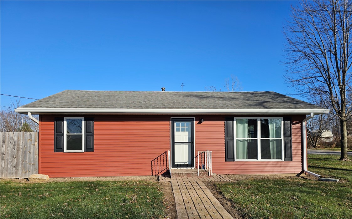 303 North Oakland Road Ashmore, IL 61912 - Photo 2 of 23