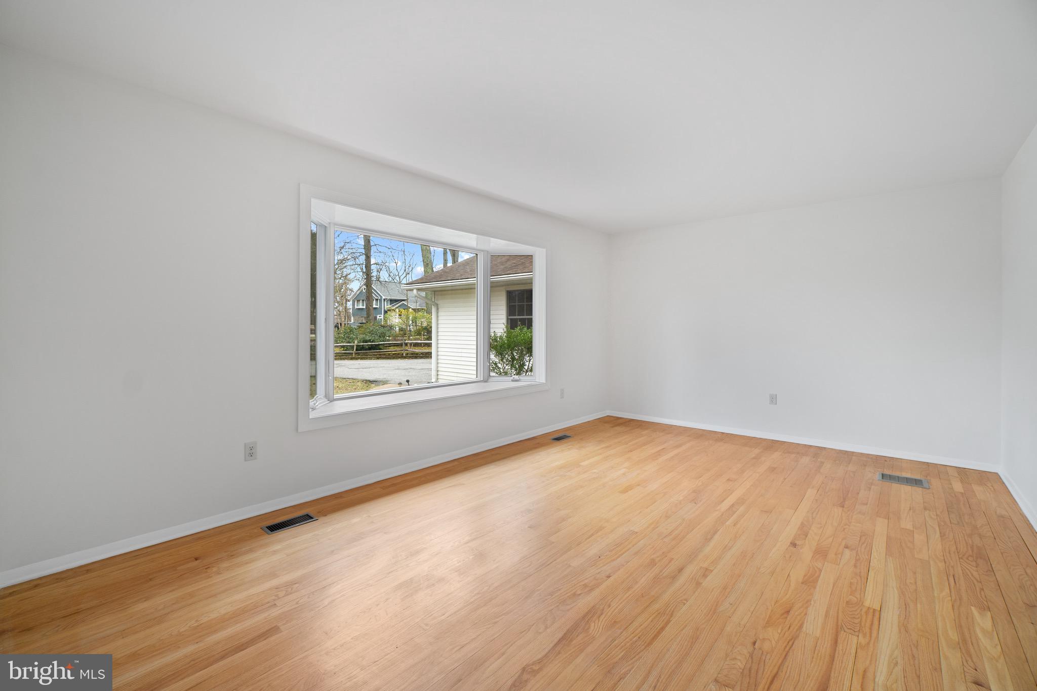 101 Rustic Ridge Road Severna Park, MD 21146 - Photo 4 of 41 Living room with large bay window