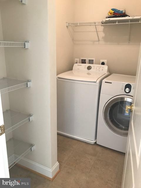 3680 Chippendale Circle Woodbridge, VA 22193 - Photo 40 of 49 a utility room with dryer and washer
