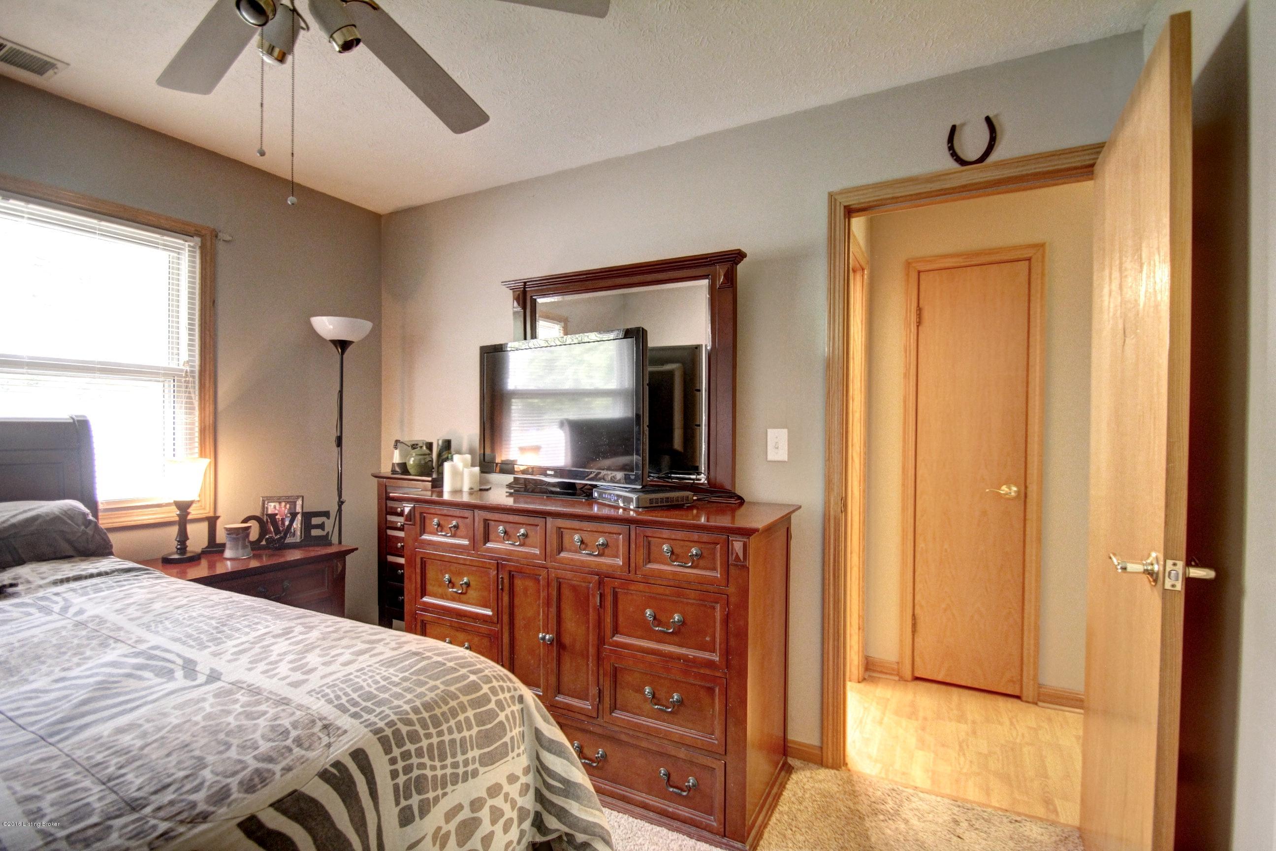 6705 Barbrook Road Louisville, KY 40258 - Photo 15 of 25 15