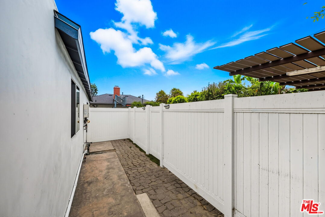 6327 Babcock Avenue Valley Glen, CA 91606 - Photo 20 of 21 a view of a backyard