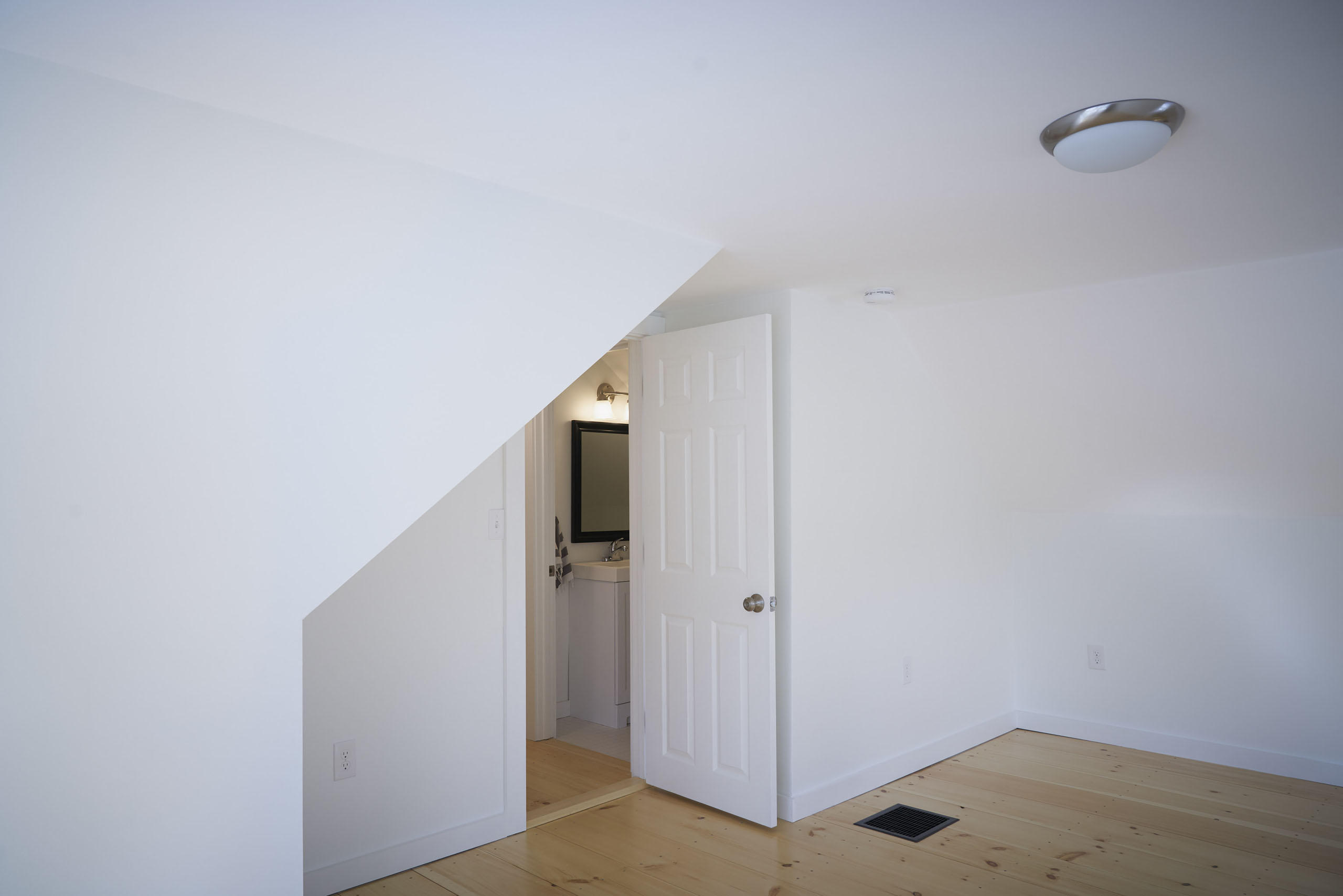 305 Ray Street Portland, ME 04103 - Photo 38 of 45 305 Ray 2nd Floor BR 2 9