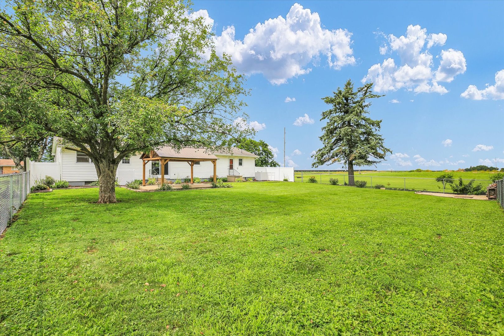 601 West Woodyard Avenue Ridge Farm, IL 61870 - Photo 33 of 38