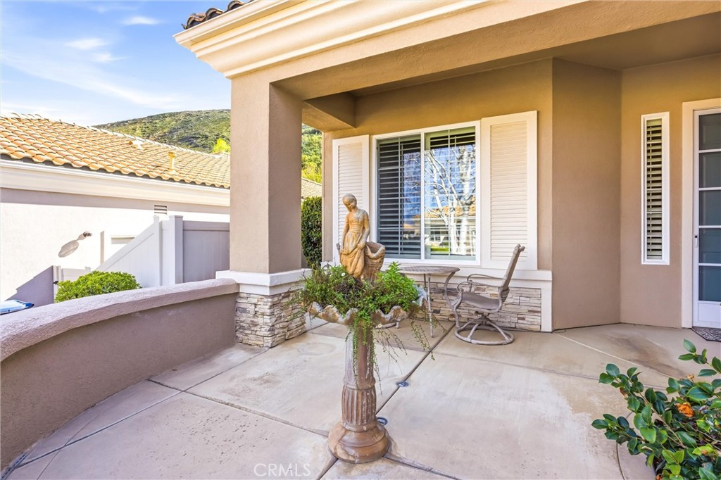 5307 Breckenridge Avenue Banning, CA 92220 - Photo 33 of 45 Front Courtyard