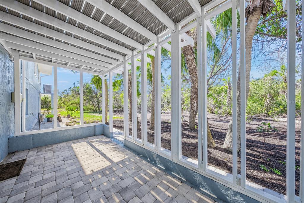691 Gulf Bay Road Longboat Key, FL 34228 - Photo 22 of 34