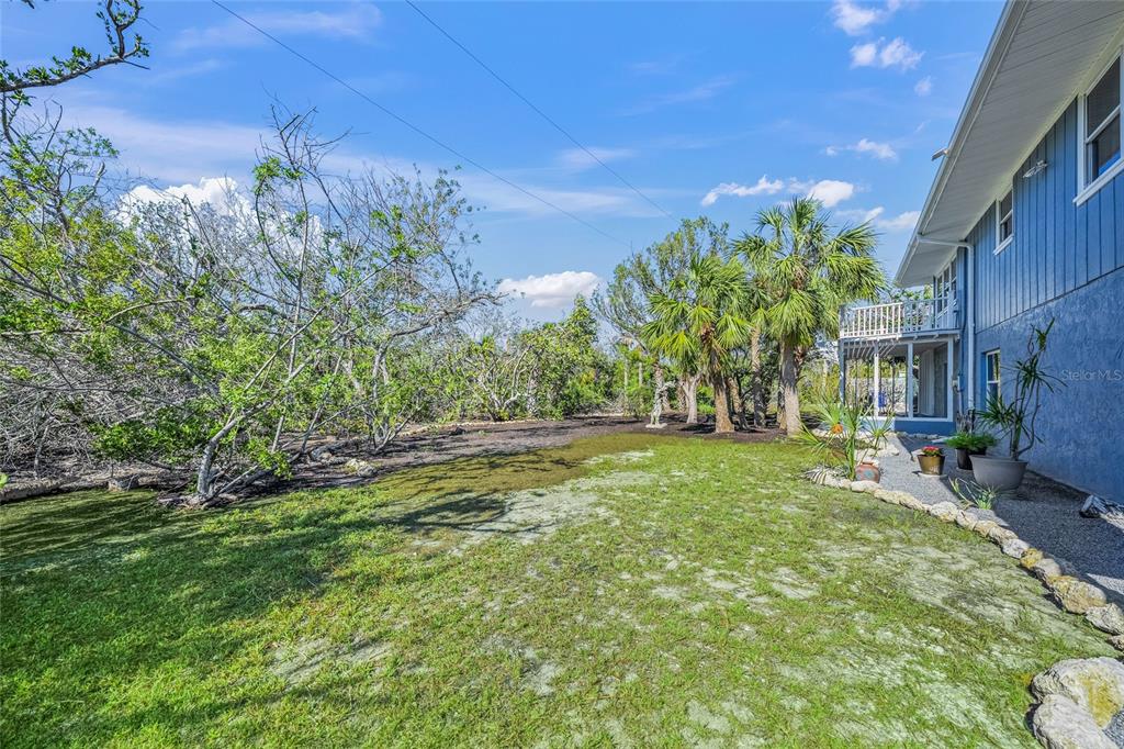 691 Gulf Bay Road Longboat Key, FL 34228 - Photo 24 of 34