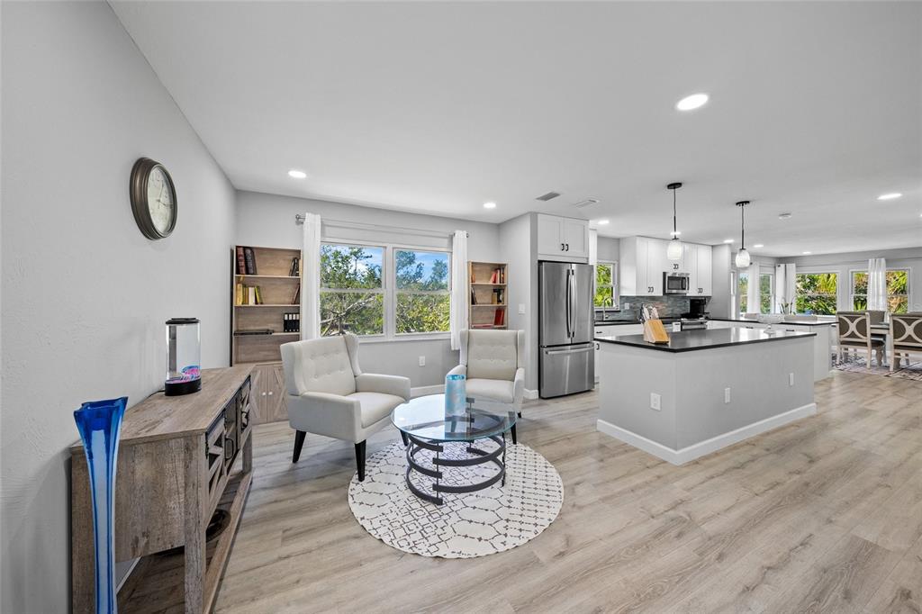 691 Gulf Bay Road Longboat Key, FL 34228 - Photo 8 of 34