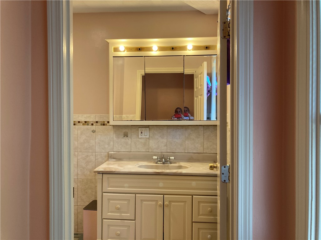 394 Great Road, Unit 3 Lincoln, RI 02865 - Photo 11 of 18