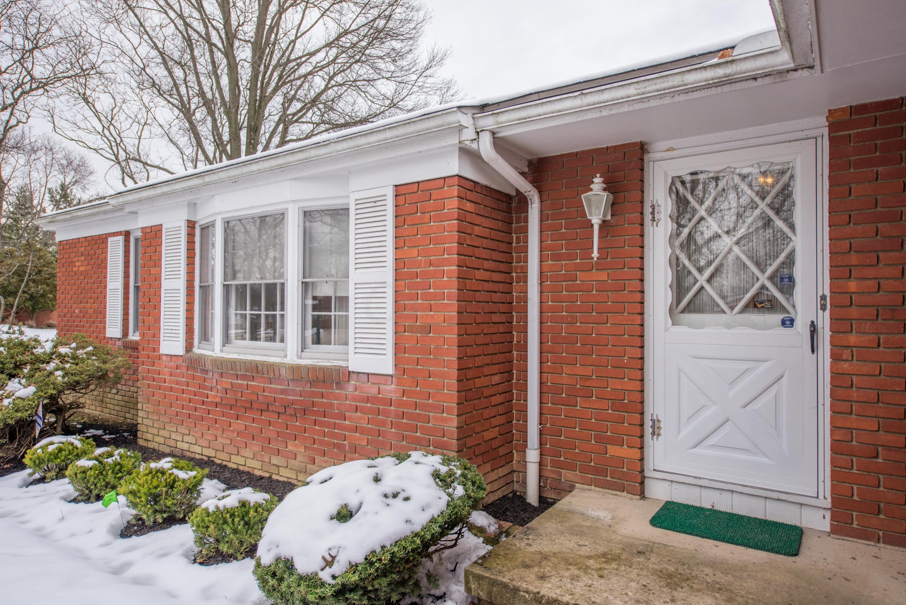 2985 Halstead Road Columbus, OH 43221 - Photo 2 of 19