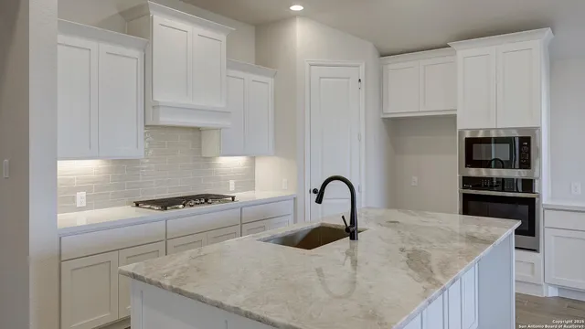 $499,900 | 3002 Vistablue Lane, San Antonio, TX 78245