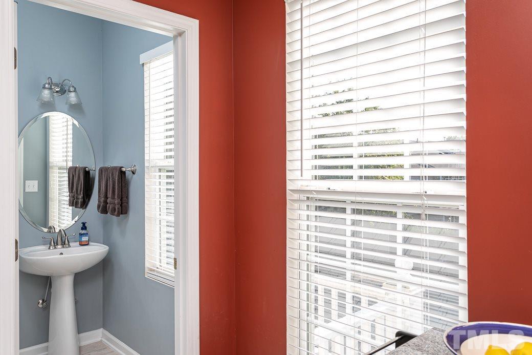 1642 Brook Fern Way Raleigh, NC 27609 - Photo 11 of 28