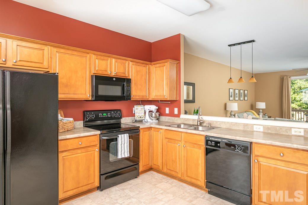 1642 Brook Fern Way Raleigh, NC 27609 - Photo 3 of 28