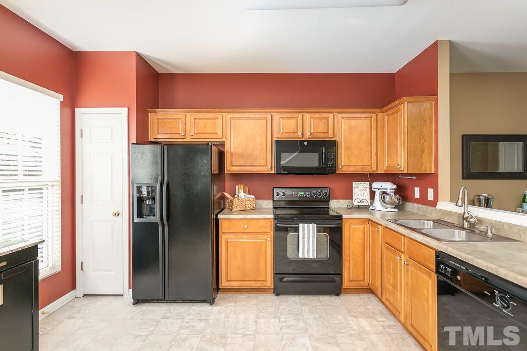 1642 Brook Fern Way Raleigh, NC 27609 - Photo 9 of 28