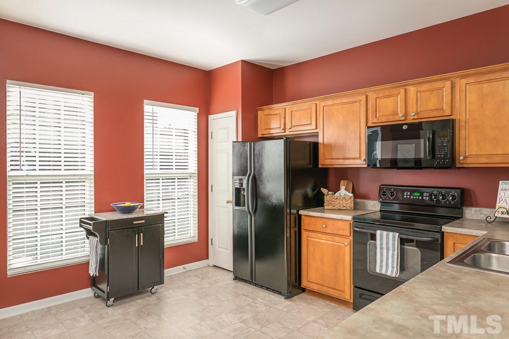 1642 Brook Fern Way Raleigh, NC 27609 - Photo 10 of 28