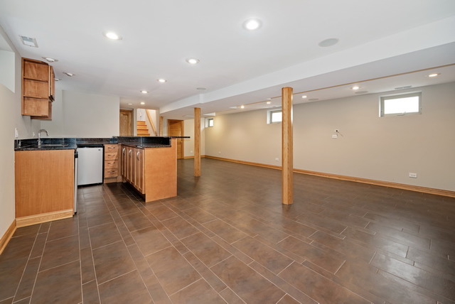 8013 West Irving Park Road Chicago, IL 60634 - Photo 20 of 25 a view of a electric appliances
