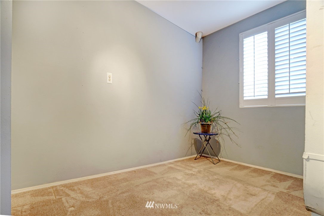 10326 Northeast 185th Street, Unit B Bothell, WA 98011 - Photo 14 of 19 Gallery Image 14