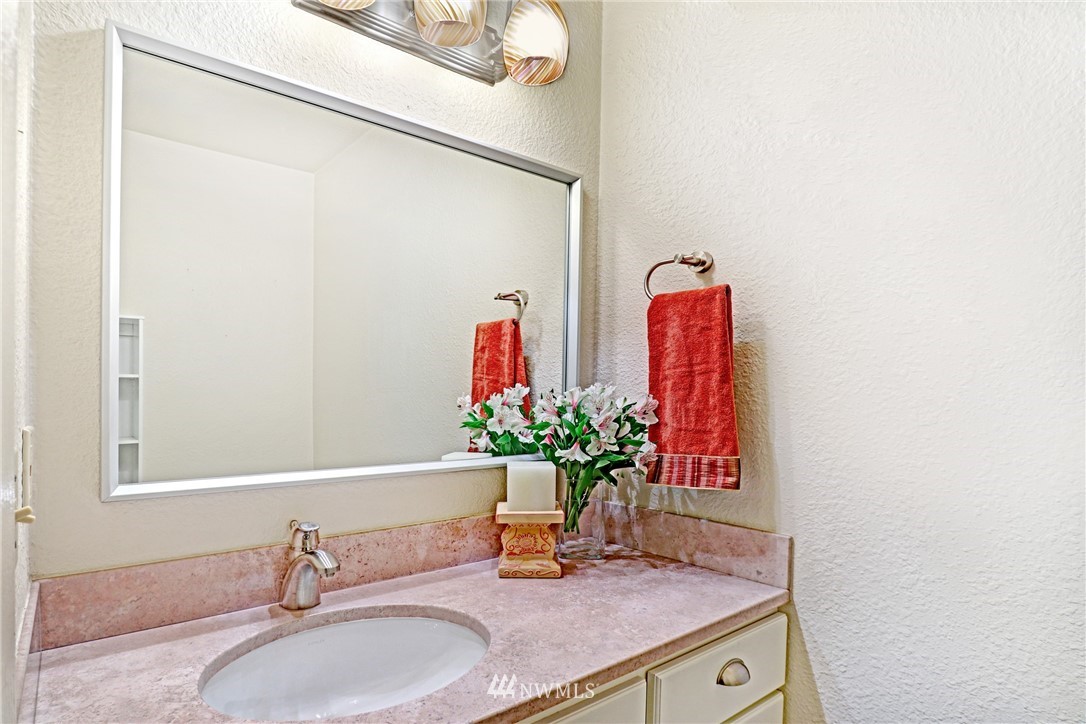 10326 Northeast 185th Street, Unit B Bothell, WA 98011 - Photo 8 of 19 Gallery Image 8