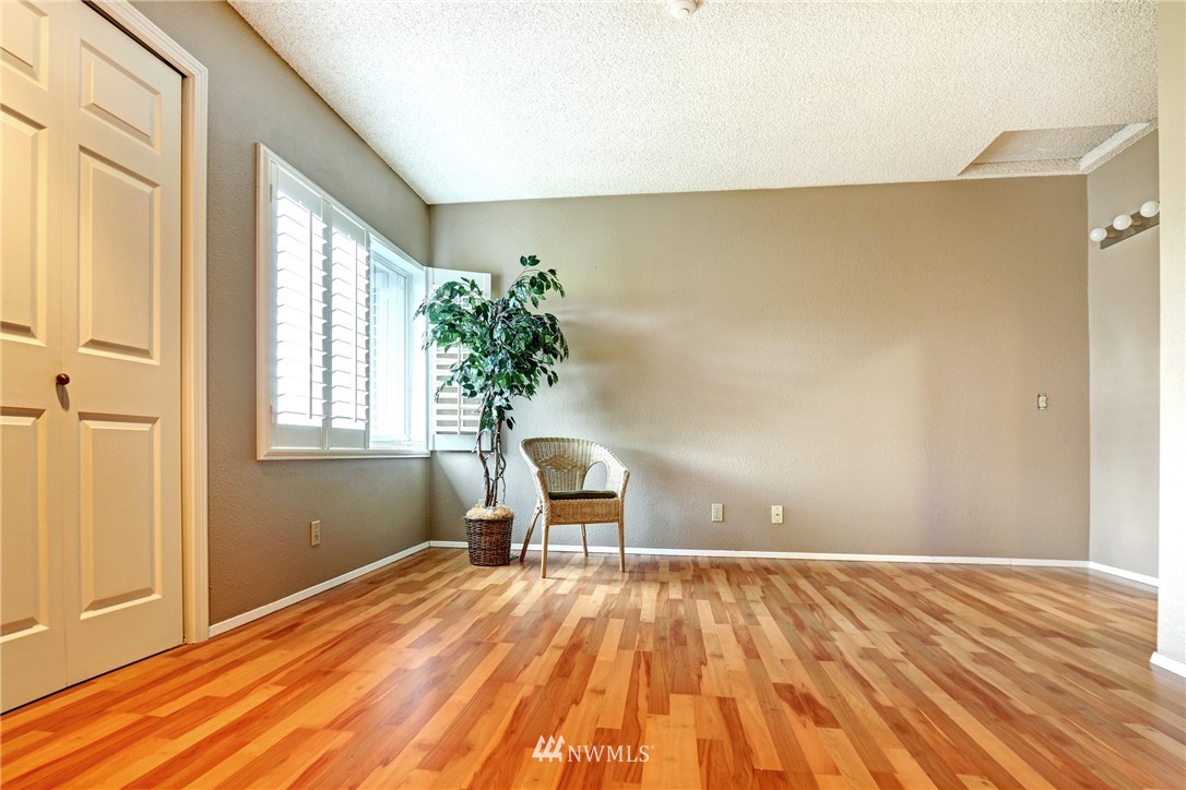 10326 Northeast 185th Street, Unit B Bothell, WA 98011 - Photo 10 of 19 Gallery Image 10