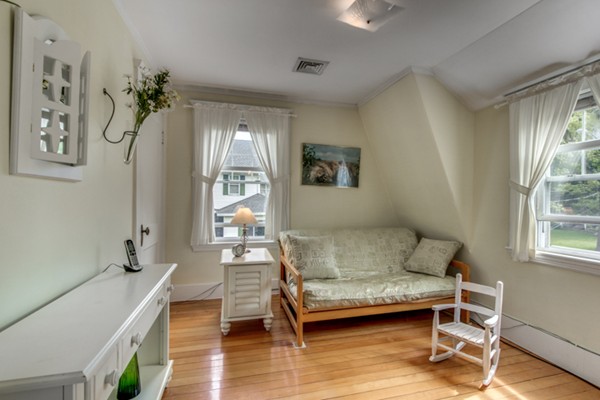 123 Warwick Road Melrose, MA 02176 - Photo 17 of 23 Gallery Image 17