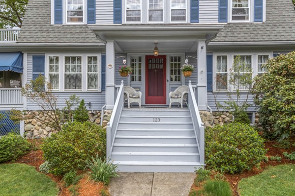123 Warwick Road Melrose, MA 02176 - Photo 3 of 23 Gallery Image 3