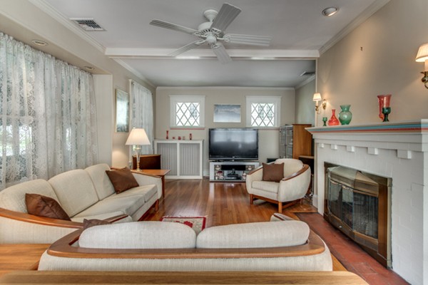 123 Warwick Road Melrose, MA 02176 - Photo 8 of 23 Gallery Image 8