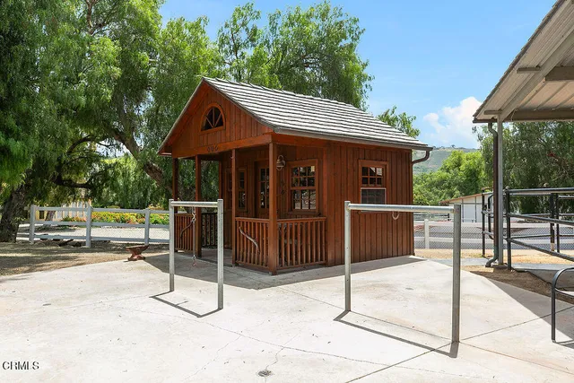 $2,299,000 | 2735 Los Pinos Circle, Camarillo, CA 93012