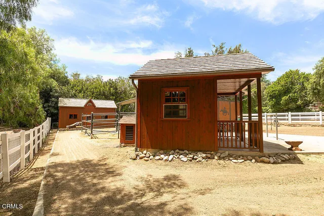 $2,299,000 | 2735 Los Pinos Circle, Camarillo, CA 93012