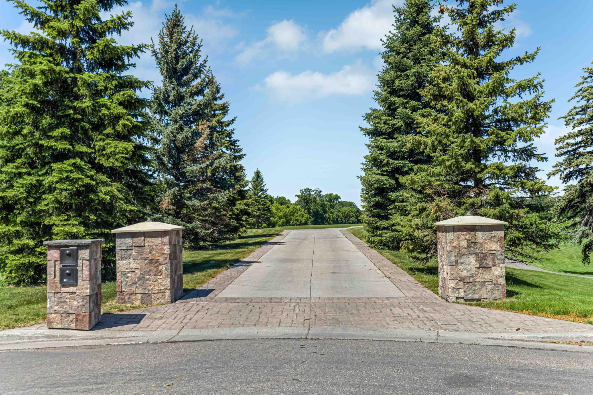 705 18th Street North Moorhead, MN 56560 - Photo 8 of 98