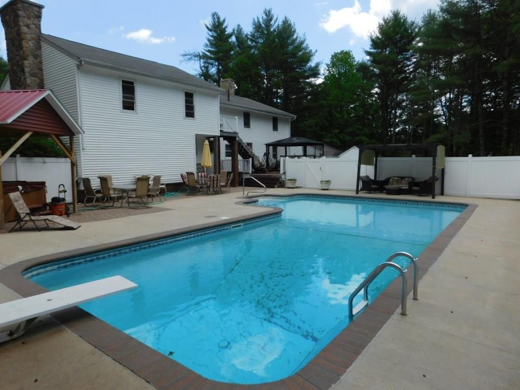 395 Hubbard Road Berwick, ME 03901 - Photo 2 of 20 Photo