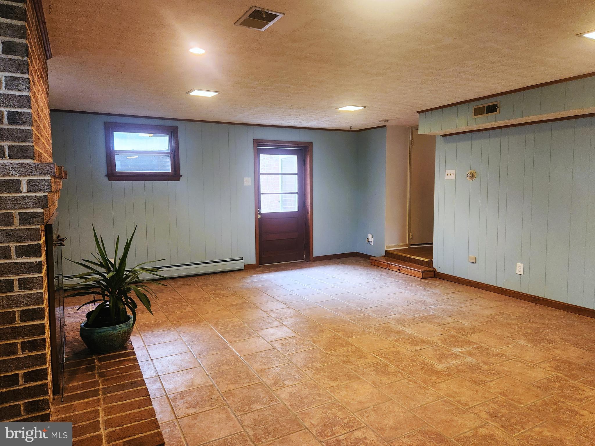 47 Old Bonifant Road Silver Spring, MD 20904 - Photo 6 of 36