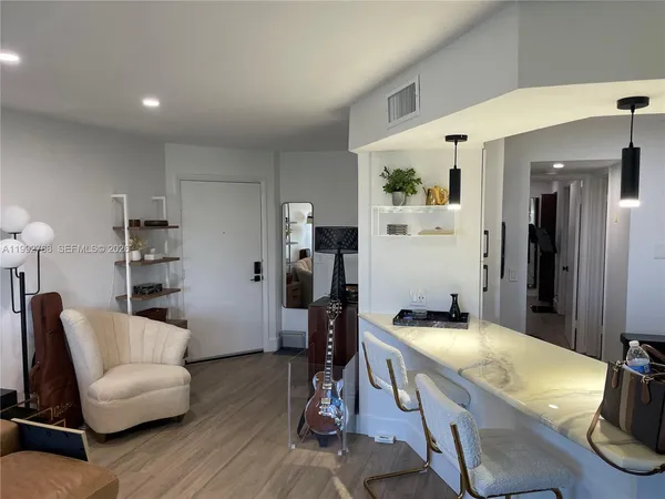 $330,000 | 1605 Highway 1, Unit 206V3, Jupiter, FL 33477