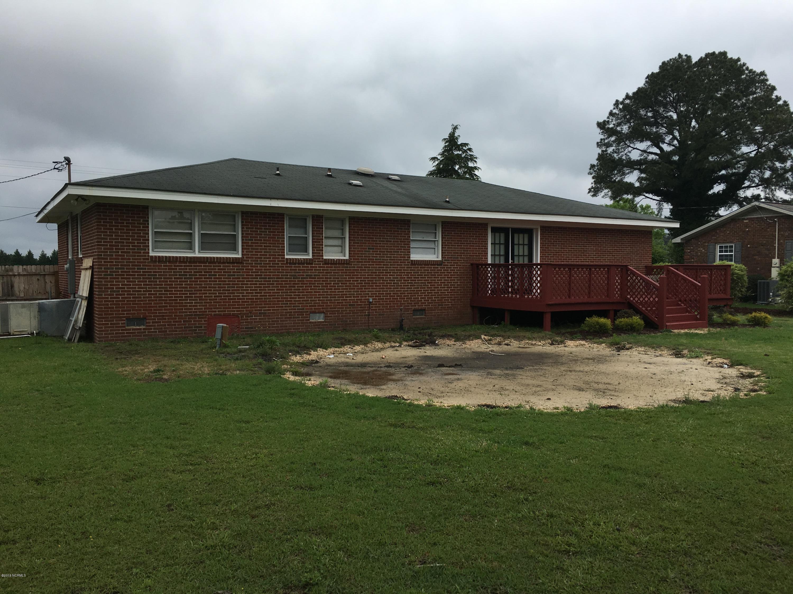 798 Nathan Dudley Road Clinton, NC 28328 - Photo 3 of 17 IMG_1061