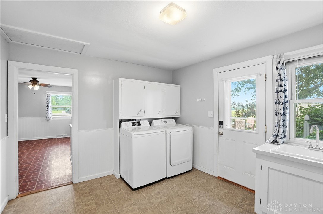 8251 Arlington Road Brookville, OH 45309 - Photo 14 of 29