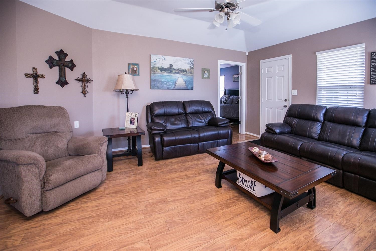 2204 100th Street Lubbock, TX 79423 - Photo 2 of 10 a living room with furniture