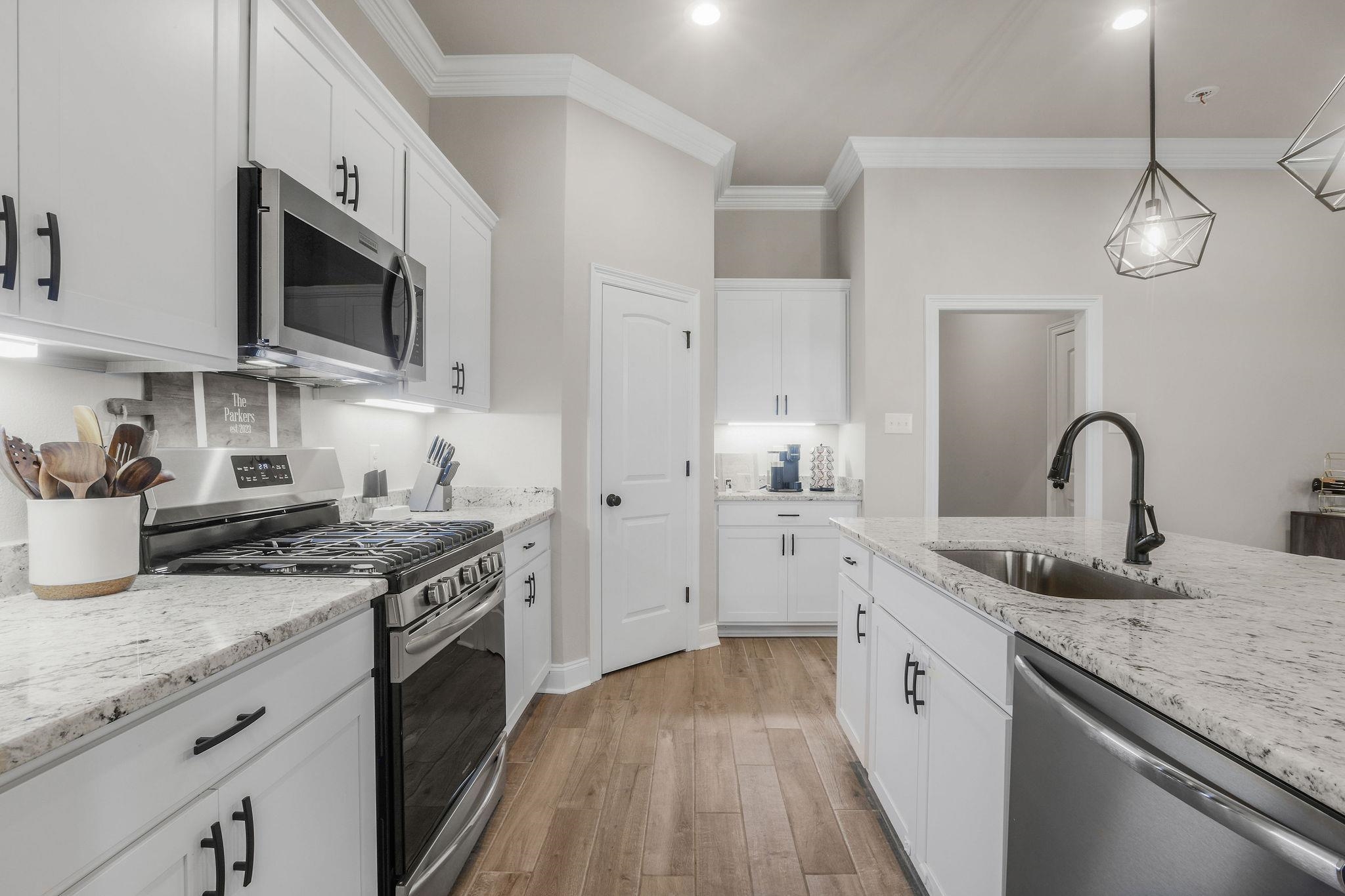 9988 Chipper Lane Foley, AL 36535 - Photo 11 of 26 Kitchen