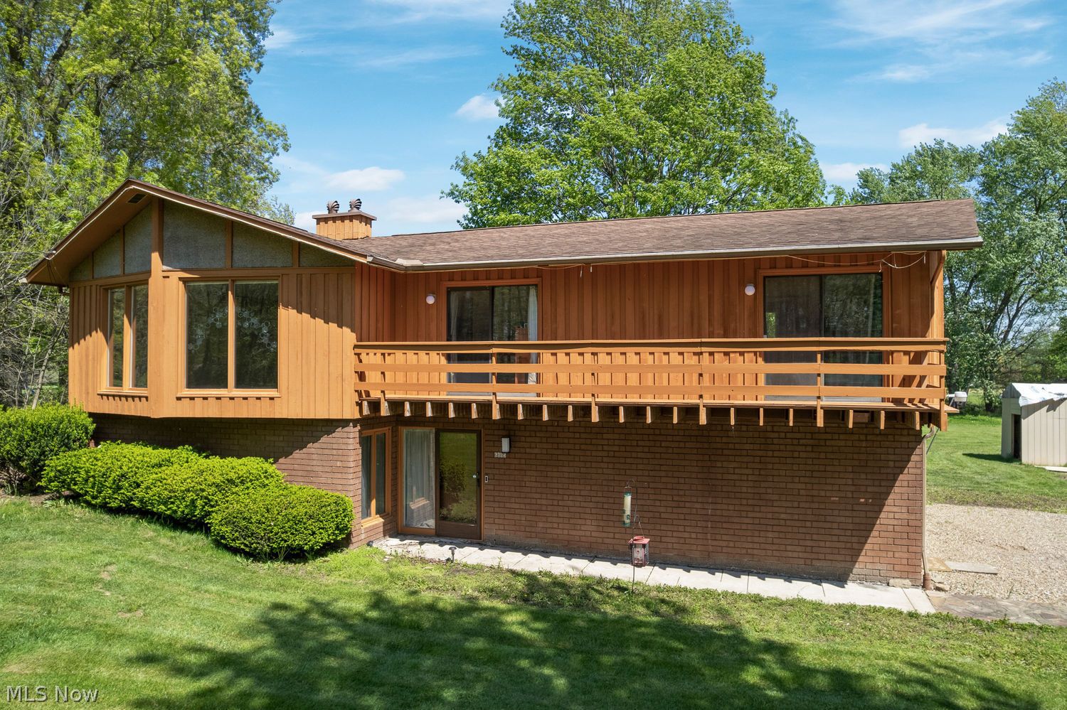 6885 Kepler Road Clinton, OH 44216 - Photo 3 of 38