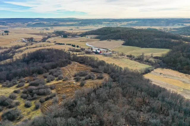 $1,299,900 | E5190 Sand Hill Road, Reedsburg, WI 53959