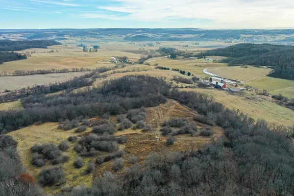 $1,299,900 | E5190 Sand Hill Road, Reedsburg, WI 53959