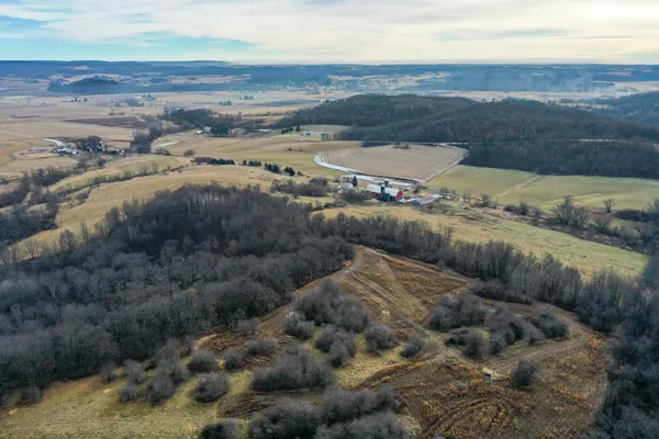 $1,299,900 | E5190 Sand Hill Road, Reedsburg, WI 53959