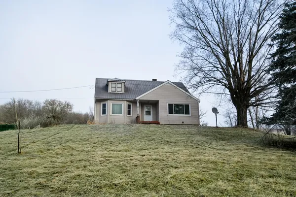 $1,299,900 | E5190 Sand Hill Road, Reedsburg, WI 53959