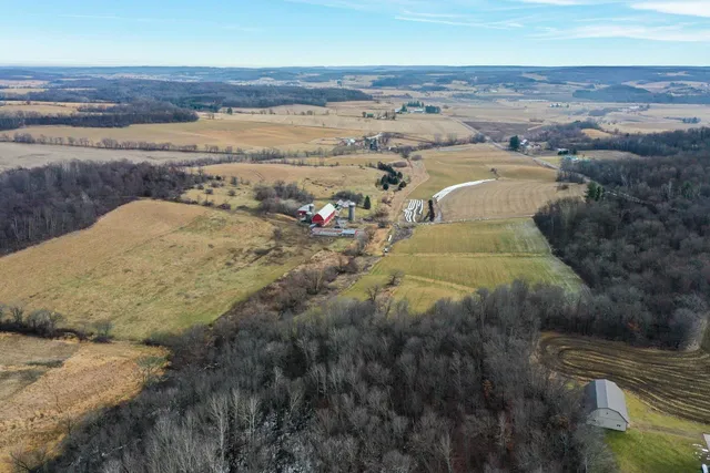 $1,799,000 | E5190 Sand Hill Road, Reedsburg, WI 53959