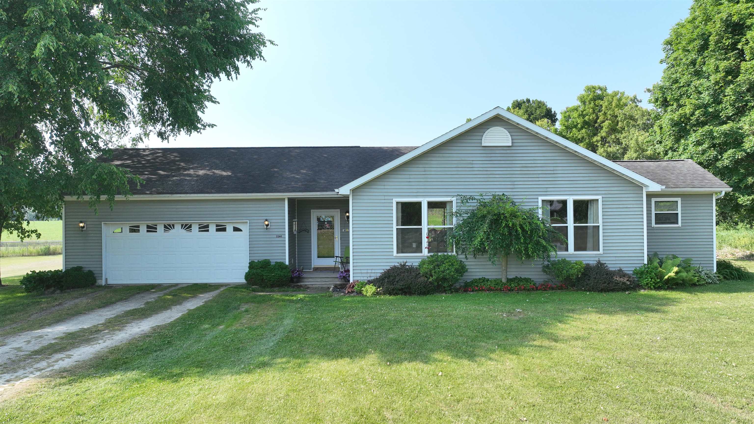 2260 East Pleasant Valley Road Shepherd, MI 48883 - Photo 9 of 30 1923942-fbcf4e15-fc40-46da-96df-497a71908f82.JPG