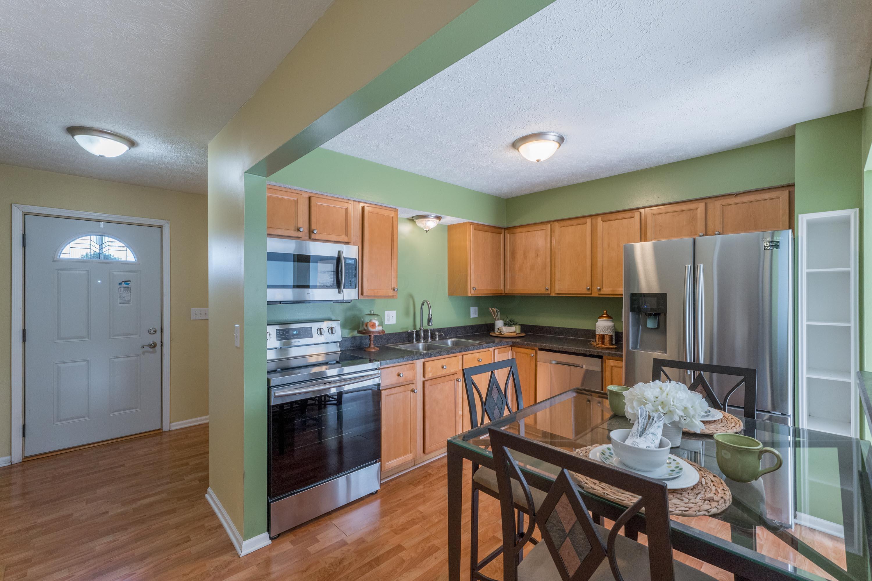 7762 Sawmill Road Dublin, OH 43016 - Photo 3 of 38 Kitchen