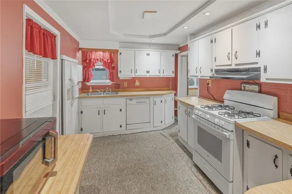 $475,000 | 131 Columbia Street, South Kingstown, RI 02879