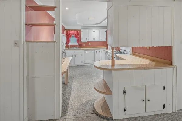 $475,000 | 131 Columbia Street, South Kingstown, RI 02879