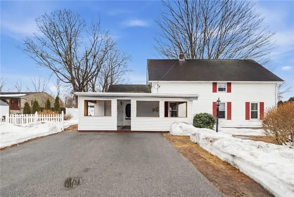 $475,000 | 131 Columbia Street, South Kingstown, RI 02879